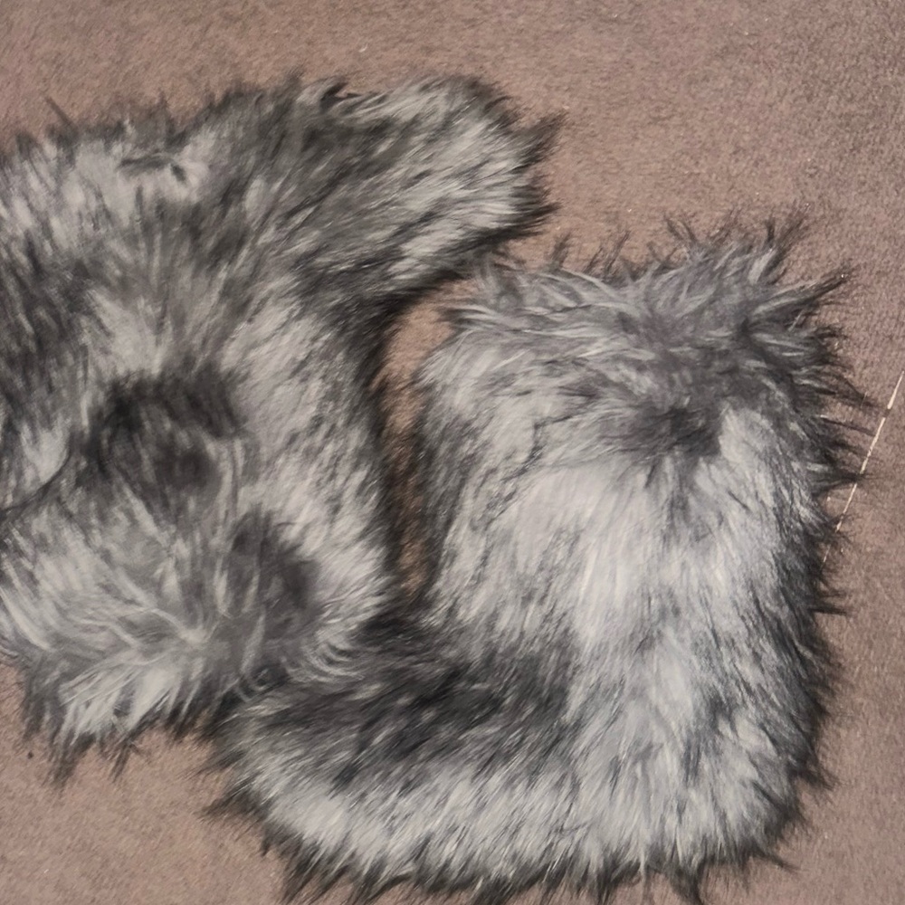 Amazon Gray Women's Winter Boots - Picture 3 of 4